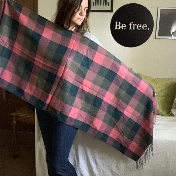 💛Pink, gray, and black plaid scarf, warm and cozy - Picture 2 of 7